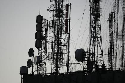 Ademas de desplegar una nueva infraestructura de antenas, las compañías buscan renovar el parque de teléfonos actuales con modelos aptos para la red 4G