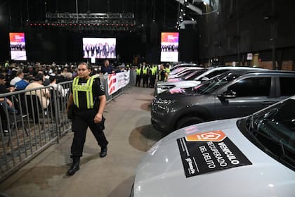 Además de la avioneta, se subastaron autos, camionetas y motos