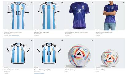 Además de la camiseta y el short de la colección, hay otras prendas y productos, como pelotas, que también escasean o están agotados, tal como se puede ver en la página de Adidas