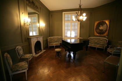 Además de la casona Ortiz Basualdo, el decreto también declara bienes de valor arquitectónico a las muy cercanas Villa Normandy, Villa Blaquier y la Iglesia Stella Maris