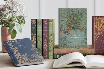 Además de la novela y el precio promocional, la edición de estos ejemplares sobresale por su diseño y calidad