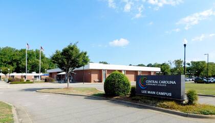Además de las clases en línea, también se imparten cursos presenciales en algunos condados de Carolina del Norte (Facebook/Central Carolina Community College)