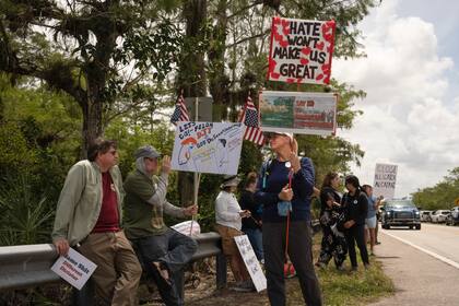 Además de las críticas ambientales, la instalación enfrenta otra denuncia por la violación de los derechos de los detenidos