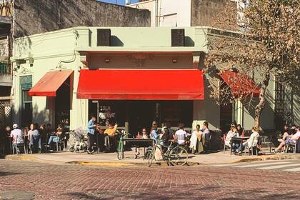 Además de las delicias del menú, funciona como punto de encuentro de artistas y escritores