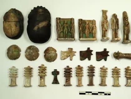 Además de las lenguas y uñas de oro, se rescataron otros elementos de gran valor arqueológico (imagen ilustrativa)