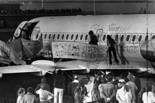 Festejos y tensión el día que un presidente liberó a todos los presos políticos