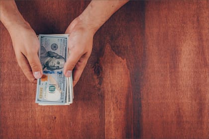 Además de Los Ángeles, hay otras ocho ciudades que tienen salarios mínimos establecidos que superan al monto fijado en California