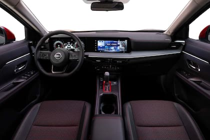 Además de los cambios en el tablero y volante, ahora el Kicks cuenta con asientos con tecnología Zero Gravity en la segunda fila.