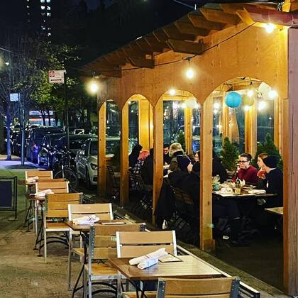 Además de los descuentos, algunos locales gastronómicos ofrecerán platos o bebidas de cortesía