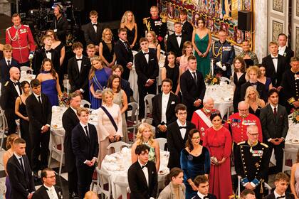 Además de los distintos representantes de las Casas Reales europeas, el evento convocó a 200 jóvenes de la misma edad del príncipe Christian y otros 110 invitados procedentes del mundo del deporte, el arte y la cultura del país.