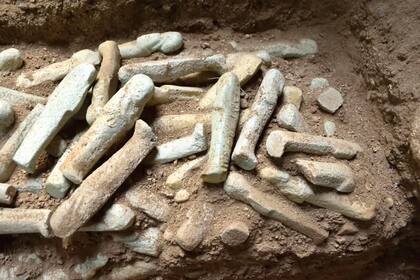 Además de los elementos arqueológicos, los expertos hallaron tumbas, un área administrativa y un almacenamiento