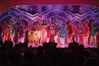 Además de los espectáculos, se subastaron piezas escultóricas y pictóricas. El dinero recaudado se destina a proyectos humanitarios de la Fundación Princesa Grace.