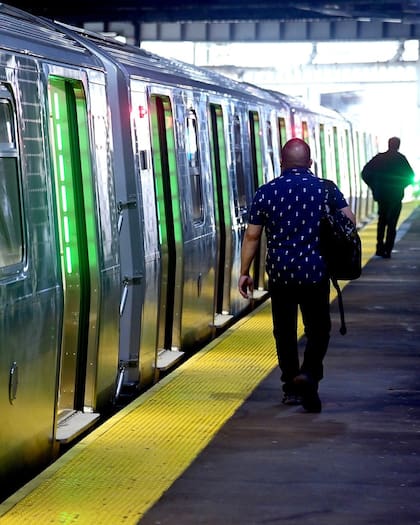 Además de los incrementos de precios, los textos aclaran qué políticas de descuento para poblaciones vulnerables permanecen sin cambios