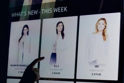 Adems de los smart mirror, Softvision estuvo en el desarrollo de diversas soluciones de comercio electrnico e hizo su aporte en la ltima versin del navegador Firefox Quantum