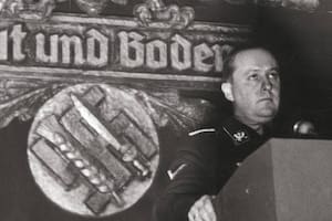Nació en Buenos Aires, creció en Belgrano y se convirtió en una pieza clave del nazismo
