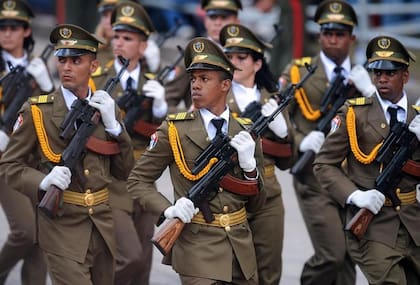 Además de participar en varios desfiles en Venezuela, delegaciones militares cubanas han estado involucradas en otras actividades fuera de la vista del público