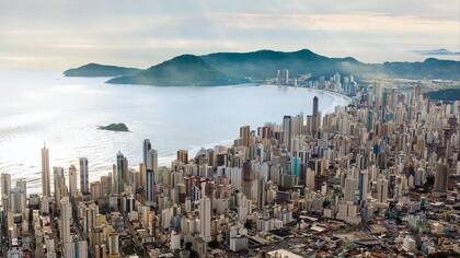 Además de playas y arenas doradas, shoppings, buena gastronomía y la mata atlántica a un paso