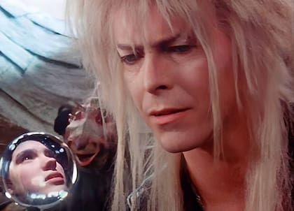 Además de protagonizar el film, David Bowie compuso su banda sonora