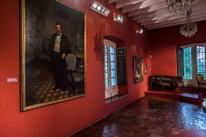 Además de retratos de Prilidiano Pueyrredón, hay obras de pintores del siglo XIX, entre los que se encuentran Charles Durand, Ernst Charton, Raymond A. Quinsac Monvoisin y Joseph Fonteneau.