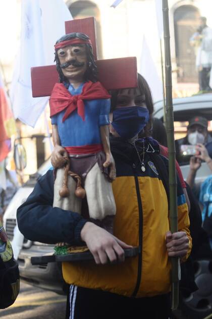 Además de San Cayetano, pudieron observarse otras figuras religiosas como la virgen de Lujan o el Gauchito Gil