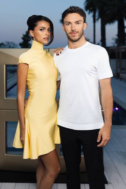 Además de ser modelo e influencer (tiene más de un millón de seguidores en su cuenta de Instagram), tiene un máster en marketing. Participó en la telenovela portuguesa Festa é Fiesta y en dos series: Jornal das 8 y VivaVida.
