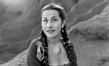 Además de su indiscutida carrera musical, Yma Samúc participó en producciones audiovisuales como “El secreto de los incas”, “Omar Kayyam” y “Música de siempre”