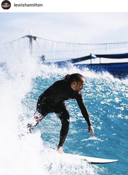 Además de su pasión por los autos, Lewis Hamilton también es fanático del surf