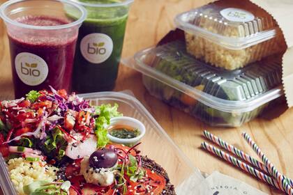 Además de sus platos frescos cada día, Bio puso a disposición una tienda online en la que se ofrecen productos de almacén y combos de alimentos caseros y bien saludables