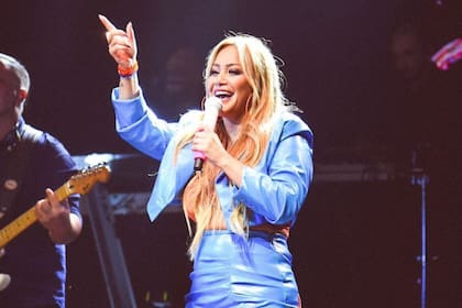 Además de sus temas en stand-by, De Montreal quiere colaborar con Karina La Princesita