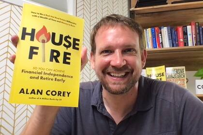 Además de tener un libro, el inversionista escribe un blog donde da consejos