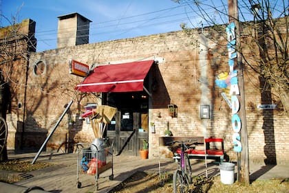 Además del restaurante, Paula abrió un almacén de campo.