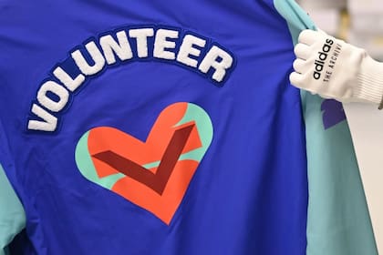 Adidas lanzó las nuevas vestimentas para voluntarios de la FIFA, bajo el lema "16 ciudades, un icónico uniforme"