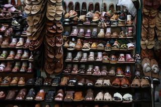 Adidas se disculpa por copia de sandalia. Comunidad mexicana evalúa exigir indemnización