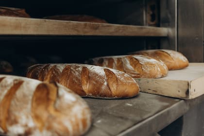 ¿Adiós a la Baguette? El emblemático pan francés se renueva con tendencia en panaderías de París