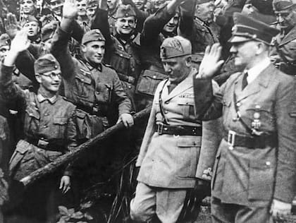 Adolf Hitler y Benito Mussolini