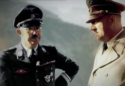 Adolf Hitler y el jefe de policía nazi Heinrich Himmler, ambos creyentes del mito ario