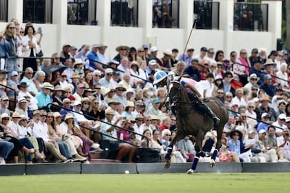 Adolfo Cambiaso a fondo en Palm Beach; La Dolfina-Tamera, después de ganar el trofeo CV Whitney, irá por el Abierto de Estados Unidos.