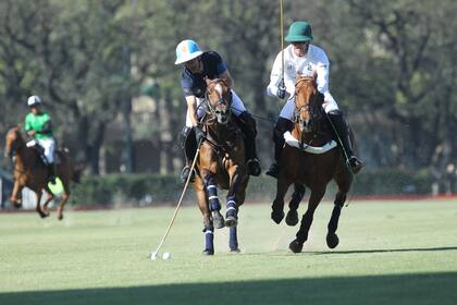 Adolfo Cambiaso e Ignatius Du Plessis se cruzarán en la segunda semifinal del Abierto De Hurlingham de polo, en el clásico La Dolfina vs. Ellerstina.