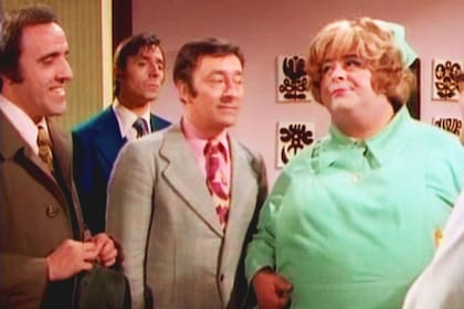 Adolfo García Grau, Alberto Olmedo y Jorge Porcel en Los doctores las prefieren desnudas (1973)