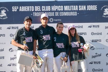 Adolfo, "Poroto" y Mia Cambiaso compartieron la alineación de La Dolfina 90210 con la californiana Sarah Siegel-Magness; estuvieron a muy poco del triunfo.