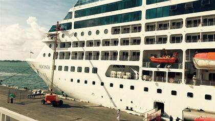 Adonia, el primer crucero en viajar a La Habana desde Miami con pasajeros cubanos @MimiHerald