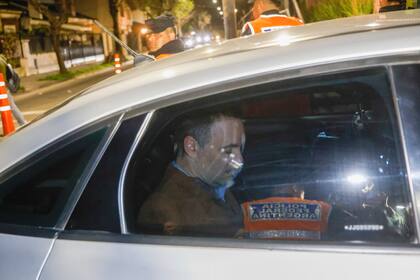 Adorni antes de la comida en la quinta de Olivos con diputados.