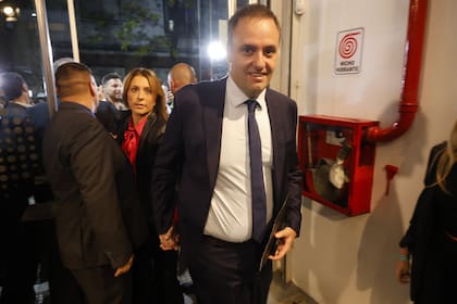 Adorni con su mujer, Bettina Angeletti