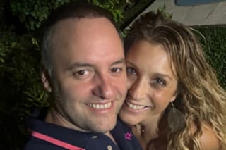 Adorni, su esposa y la doble vara de la austeridad