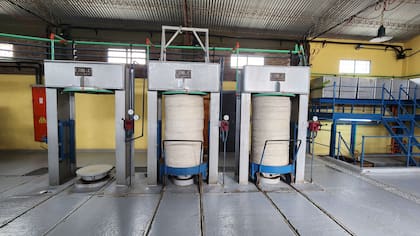 Adquirieron tres clásicas prensas francesas de inicios del 1900 en una subasta