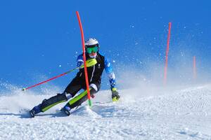 El futuro del esquí alpino se entrena en El Bolsón: el camino de los soñadores de la nieve