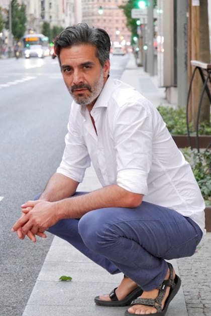 Adrian Navarro, figura de Montecristo, da sus primeros pasos en la televisión española
