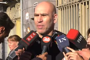 Violenta batalla campal entre taxistas y choferes de aplicación en la puerta de Aeroparque - Image 3
