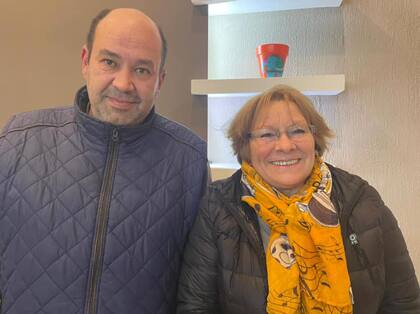 Adrián Caltabiano, contador y productor ganadero, y Rosa Saldaña, ex titular del Registro Civil alvearense, quieren poner al servicio de los vecinos su experiencia laboral para generar oportunidades.