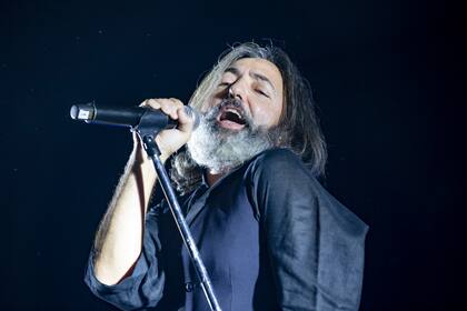 Adrián Dárgelos en la vuelta de Babasónicos a Obras y al formato eléctrico después del formato acústico de Impuesto de fe